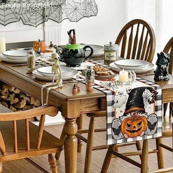 GNOME THROW PILLOW COVERS + TABLE RUNNER - Picture 3 of 6